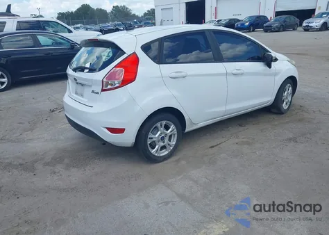 2015 Ford Fiesta Se z USA, uszkodzony, nr VIN 3FADP4EJ8FM167577
